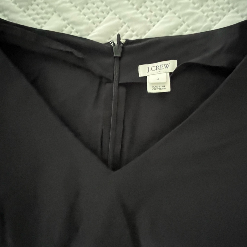 Elbow sleeve tie black dress